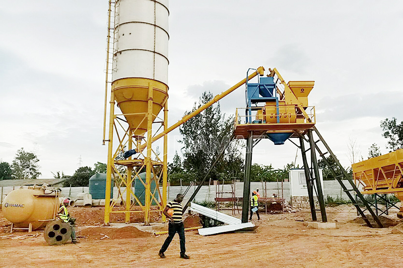 La planta dosificadora de hormigón estacionaria HZS35 funciona en Ruanda