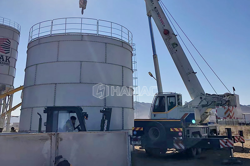 2 UNIDADES de silo de cemento de 700 toneladas juegan un papel en la industria en Mongolia.